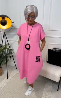 Zuzanna | Luftiges Sommerkleid mit Rundhalsausschnitt – Rosa