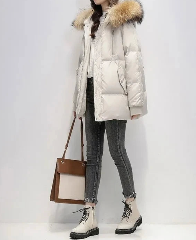 Beila | Schicke und stilvolle Winterjacke mit Pelzkapuze für Frauen