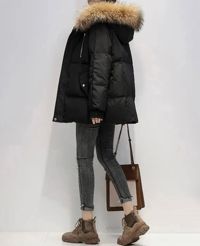 Beila | Schicke und stilvolle Winterjacke mit Pelzkapuze für Frauen
