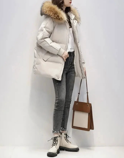Beila | Schicke und stilvolle Winterjacke mit Pelzkapuze für Frauen