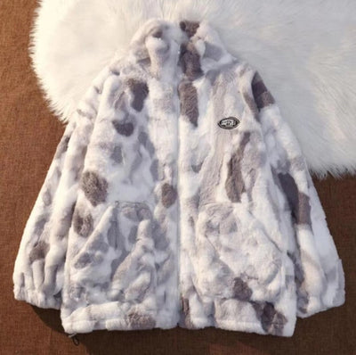 Irene | Moderne Zippjacke mit Stehkragen in Plüsch und Tie-Dye-Effekt