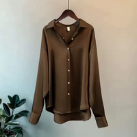 Dorothy - Satin Oversized Langarm-Hemd mit Knopfleiste – Braun