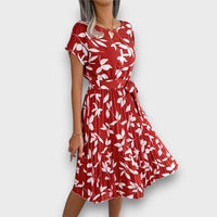 Florienne – Faltenkleid mit verspieltem Charme – Dunkelrot