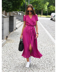 Zayvia - Figurformendes Soft-Touch-Kleid mit V-Ausschnitt – Rosa