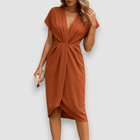 Serena | Luxuriöses Midi-Wickelkleid für Frauen – Braun