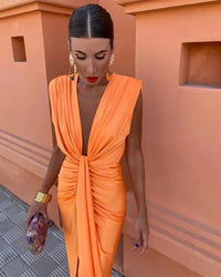 Isabelle - Partykleid mit tiefem Ausschnitt – Orange