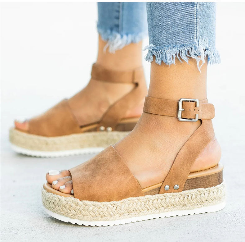 Anne Wedge - Flache Sandalen