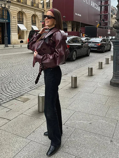 Sinerla | Schlanke kurze Lederjacke für Damen