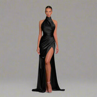 Constanze | Elegantes Kleid mit Schlitz – Schwarz
