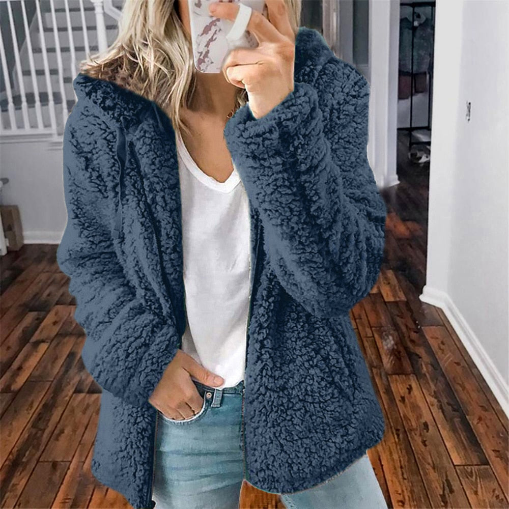 Leythara | Witte Fuzzy Gebreide Strickjacke