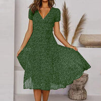 Ernestina | Stilvolles, schmeichelhaftes V-Ausschnitt-Kleid – Grün