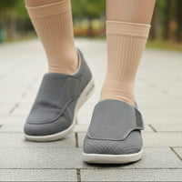 Komfort-Slipper mit gepolsterter Sohle und leichtem Einstieg in bequemer Weite – Dunkelgrau