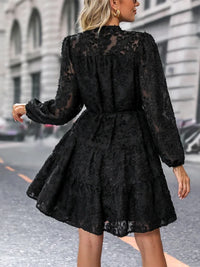 Damenkleid | Kurze Ausführung mit gerader Linienführung – Schwarz