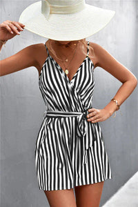 VIA - Gestreifter Jumpsuit mit V-Ausschnitt – Schwarz