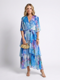 Calista | Durchsichtiges, geschichtetes V-Ausschnitt Maxikleid mit Bindegürtel – Blau