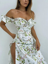 Mercy | Schulterfreies Kleid mit Blumenmuster – Weiß