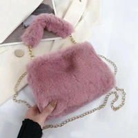 Hannah | Elegante Damen Schultertasche aus Plüsch – Rosa