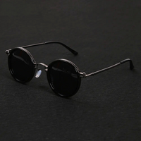Mette | Zeitlose Runde Sonnenbrille – Schwarz / Schwarz