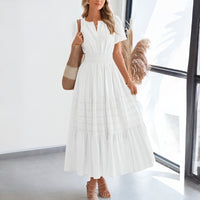 Floriana™ Kleid mit Stufenrock und Betonter Taille – Weiß