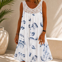 Kleid Linden™ mit Spitzeneinsatz, Blumenmuster und Weitem Schnitt – Weiß