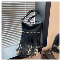 Vintage-Schultertasche mit Fransen für Damen im Retro-Boho-Stil – Schwarz