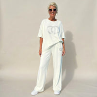 Urban Eleganz™ Zweiteileraus Comfort-Maschenware mit eleganten Kristalldetails – Weiß