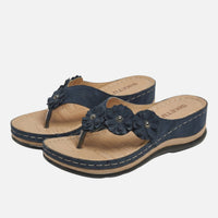 Elfriede | Damen Wildleder Keilabsatz Zehentrenner Blumenmuster – Keil Zehentrenner – Blau