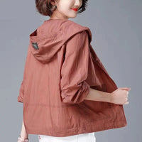 Karin | Winddichte Regenjacke mit Kapuze – Rot