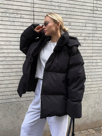 Damen Steppjacke mit Kapuze - Warme Daunenjacke in Kurzform – Schwarz