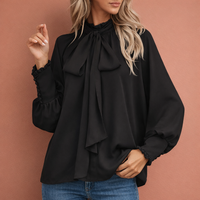 Elegante Damenbluse mit Schleife und lockerer Passform | Judith – Schwarz