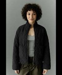 Kyrie | Damen Steppjacke Mit Hohem Kragen – Schwarz