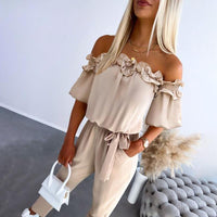 CAMILA – Schicker Off-Shoulder Volant-Hüftgurt-Jumpsuit – Aprikose