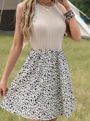 Jewel | Elegantes Sommerkleid mit Blumendruck im französischen Stil – Aprikose