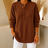 Jocelyn - Ein gemütlicher Damenpullover mit Knopfdetails – Braun
