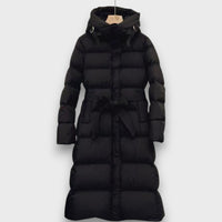 Maribel – Langer Parka mit Kapuze – Schwarz