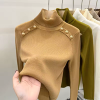 EVI - ENG ANLIEGENDER ROLLKRAGENPULLOVER – Camel
