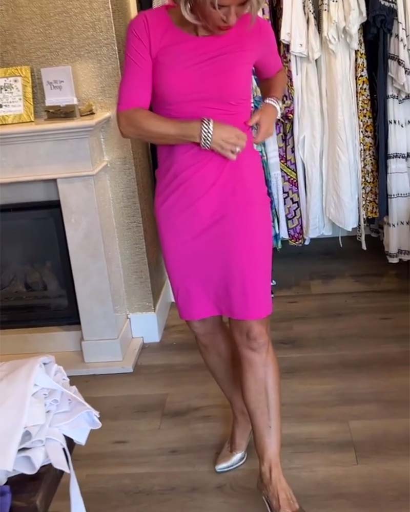 Heidi-Mode | Einfarbiges, Plissiertes Kleid mit Rundhalsausschnitt