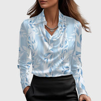 Emma | Damen Langarm Top Wasserfallkragen Fließend Elegant Feminin – Hellblau Floral