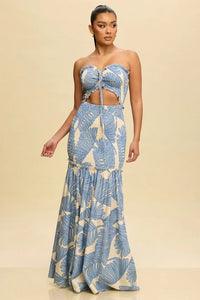 Naysa | Trägerloses Maxikleid mit tropischem Print – Blau