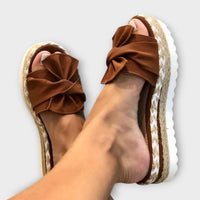 Seina – Bequeme Sandalen mit Schleifendetail – Braun