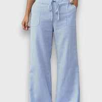Karina – Hose mit feinen Streifen – Blau