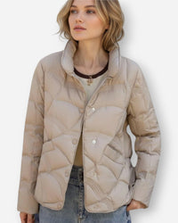 Steppjacke für Damen mit hohem Kragen im kurzen Stil – Beige