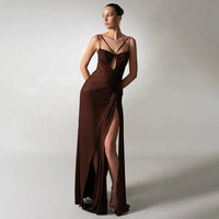 Damen Ärmelloses Maxi-Kleid mit doppelten Trägern und gerafftem Oberteil mit Seitenschlitz – Braun