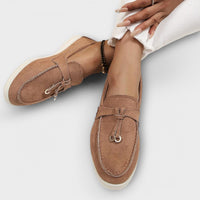 Sarima – Elegante Slipper mit Schnürdetail – Braun