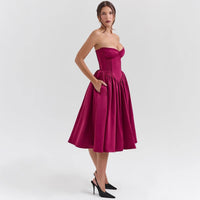 Marlene | Damen Cocktailkleid trägerlos Korsett-Oberteil ausgestellter Satinrock – Magenta