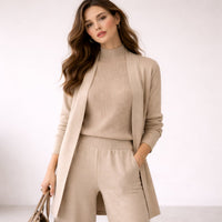 Emilia | Damen Dreiteiliges Strick-Loungewear-Set mit langem Cardigan – Beige