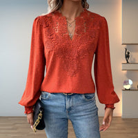 Clara | Damen Elegante Spitzenbesatz Langarm Bluse V-Ausschnitt – Terrakotta