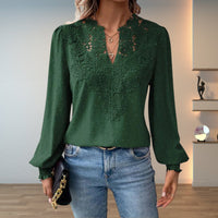 Clara | Damen Elegante Spitzenbesatz Langarm Bluse V-Ausschnitt – Dunkelgrün