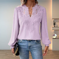 Clara | Damen Elegante Spitzenbesatz Langarm Bluse V-Ausschnitt – Hellviolett