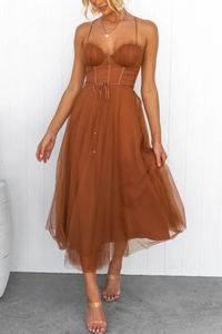 Damen elegantes fließendes Kleid für Hochzeitsgäste | Midi – Rost
